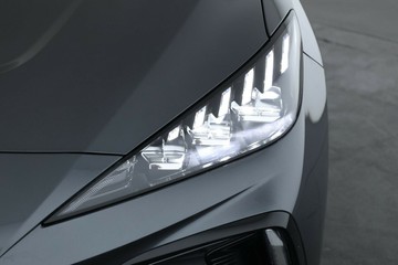 https://vehicle-cdn.autoleague.cloud/32838_1027610_7.jpg