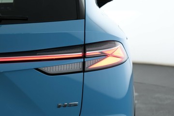 https://vehicle-cdn.autoleague.cloud/32838_1034633_13.jpg