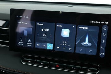 https://vehicle-cdn.autoleague.cloud/32838_1034633_25.jpg