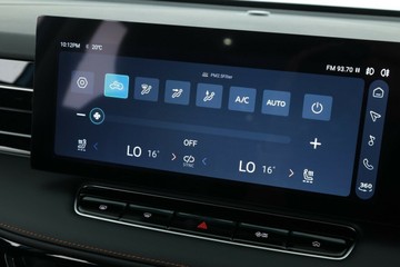 https://vehicle-cdn.autoleague.cloud/32838_1034633_26.jpg