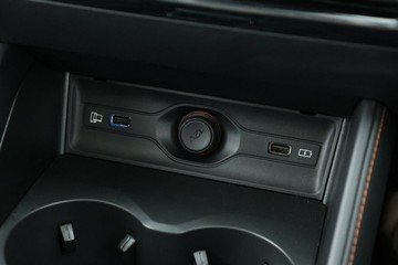 https://vehicle-cdn.autoleague.cloud/32838_1034633_27.jpg
