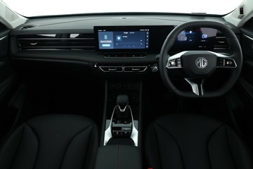 https://vehicle-cdn.autoleague.cloud/32838_1034633_36.jpg