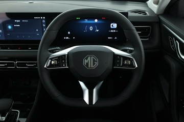 https://vehicle-cdn.autoleague.cloud/32838_1034633_37.jpg