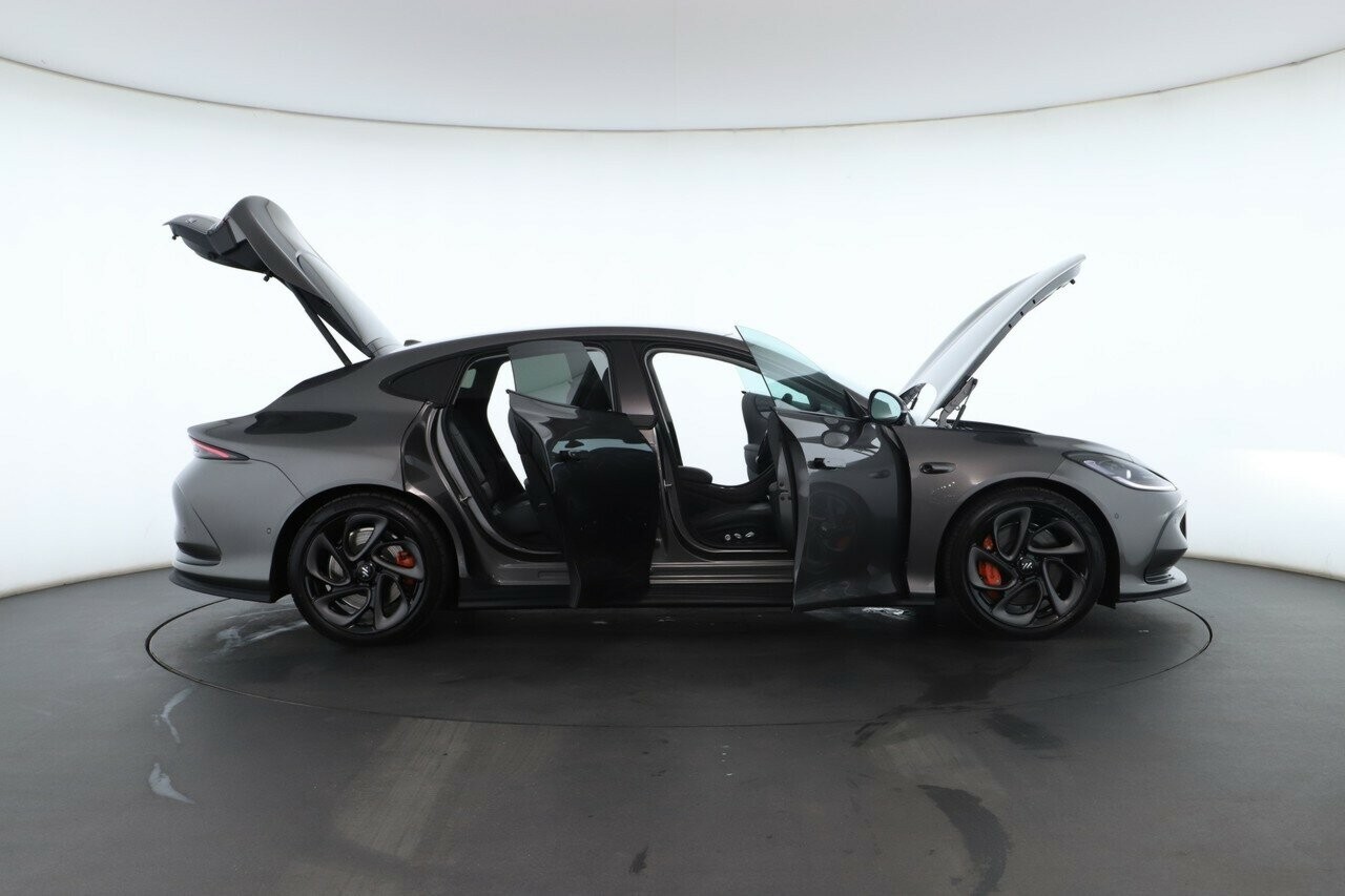 MG Im5 image 2