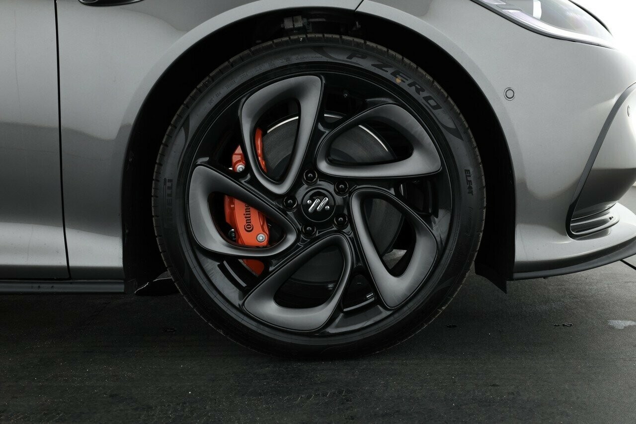 MG Im5 image 4