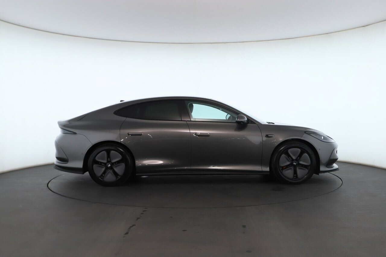 MG Im5 image 2