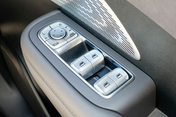 https://vehicle-cdn.autoleague.cloud/32838_1056897_14.jpg