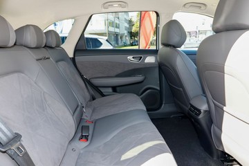 https://vehicle-cdn.autoleague.cloud/32838_1056897_7.jpg