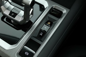 https://vehicle-cdn.autoleague.cloud/32838_1064107_27.jpg