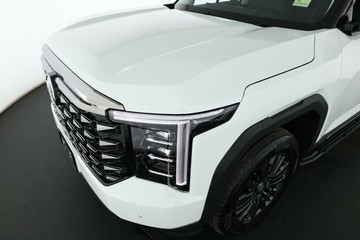 https://vehicle-cdn.autoleague.cloud/32838_1064146_13.jpg