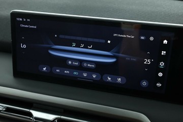 https://vehicle-cdn.autoleague.cloud/32838_1064146_25.jpg