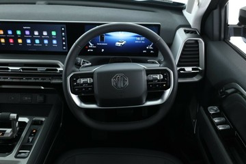 https://vehicle-cdn.autoleague.cloud/32838_1064215_17.jpg