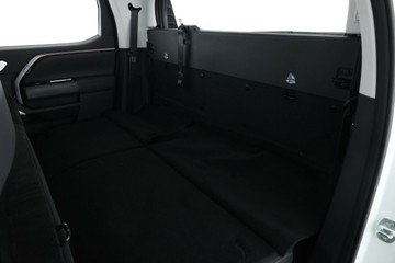 https://vehicle-cdn.autoleague.cloud/32838_1064215_33.jpg