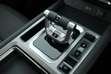 https://vehicle-cdn.autoleague.cloud/32838_1064288_27.jpg