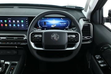 https://vehicle-cdn.autoleague.cloud/32838_1064461_20.jpg