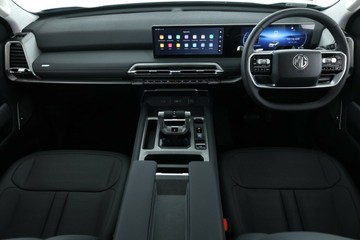 https://vehicle-cdn.autoleague.cloud/32838_1064461_38.jpg