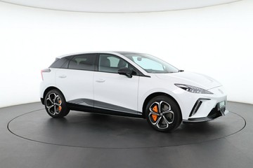 https://vehicle-cdn.autoleague.cloud/32838_1066210_3.jpg