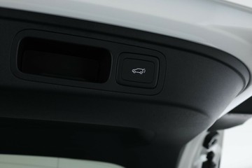 https://vehicle-cdn.autoleague.cloud/32838_1067000_13.jpg