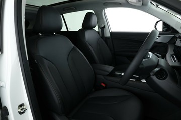 https://vehicle-cdn.autoleague.cloud/32838_1067000_18.jpg