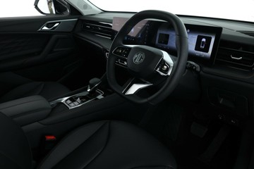 https://vehicle-cdn.autoleague.cloud/32838_1067000_19.jpg