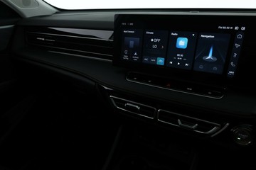 https://vehicle-cdn.autoleague.cloud/32838_1067000_22.jpg