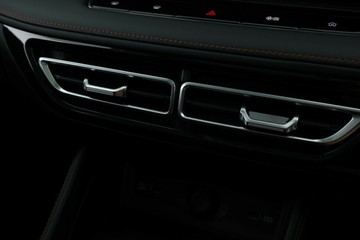 https://vehicle-cdn.autoleague.cloud/32838_1067000_24.jpg