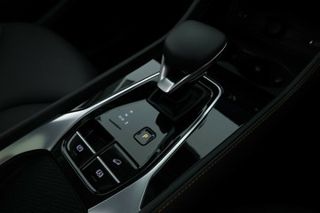 https://vehicle-cdn.autoleague.cloud/32838_1067000_26.jpg
