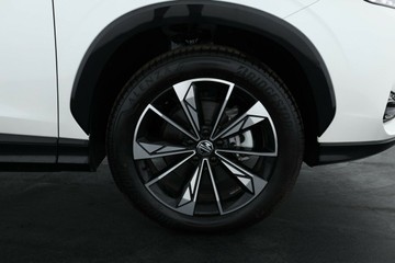 https://vehicle-cdn.autoleague.cloud/32838_1067000_3.jpg