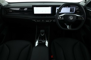 https://vehicle-cdn.autoleague.cloud/32838_1067000_31.jpg
