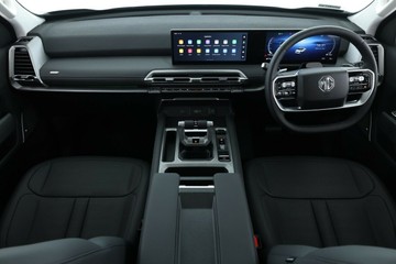https://vehicle-cdn.autoleague.cloud/32838_1070427_36.jpg