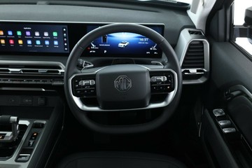 https://vehicle-cdn.autoleague.cloud/32838_1070433_17.jpg