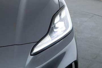 https://vehicle-cdn.autoleague.cloud/32838_1138884_9.jpg
