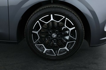https://vehicle-cdn.autoleague.cloud/32838_1139443_4.jpg