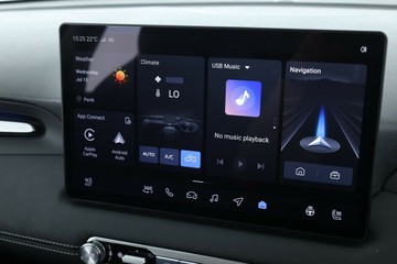 https://vehicle-cdn.autoleague.cloud/32838_1143456_24.jpg