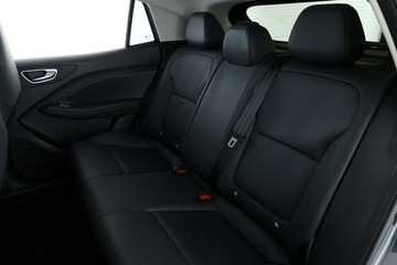 https://vehicle-cdn.autoleague.cloud/32838_1143456_33.jpg