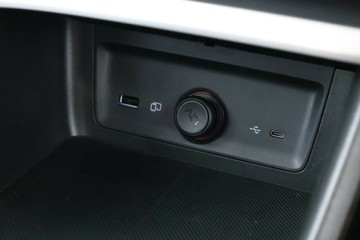 https://vehicle-cdn.autoleague.cloud/32838_1153808_26.jpg