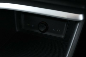 https://vehicle-cdn.autoleague.cloud/32838_1155378_28.jpg