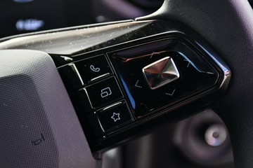 https://vehicle-cdn.autoleague.cloud/32838_1155477_13.jpg