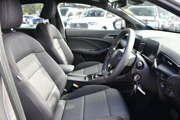 https://vehicle-cdn.autoleague.cloud/32838_1155477_8.jpg