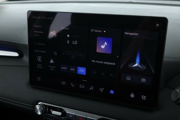 https://vehicle-cdn.autoleague.cloud/32838_1160340_24.jpg