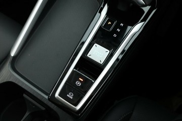 https://vehicle-cdn.autoleague.cloud/32838_1190014_28.jpg