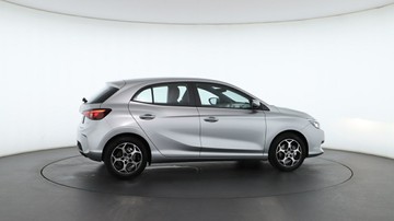 https://vehicle-cdn.autoleague.cloud/32838_1200873_15.jpg