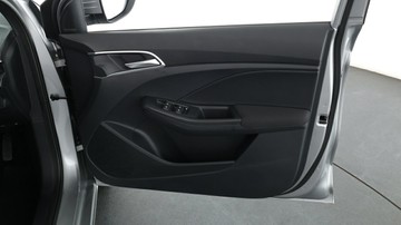 https://vehicle-cdn.autoleague.cloud/32838_1200873_19.jpg