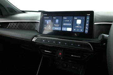 https://vehicle-cdn.autoleague.cloud/32838_1207636_19.jpg