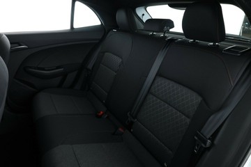 https://vehicle-cdn.autoleague.cloud/32838_1209592_33.jpg