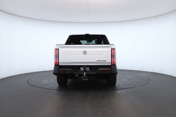https://vehicle-cdn.autoleague.cloud/32838_121998_13.jpg
