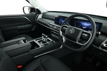 https://vehicle-cdn.autoleague.cloud/32838_122866_19.jpg