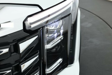 https://vehicle-cdn.autoleague.cloud/32838_122866_8.jpg