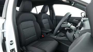 https://vehicle-cdn.autoleague.cloud/32838_1273075_12.jpg