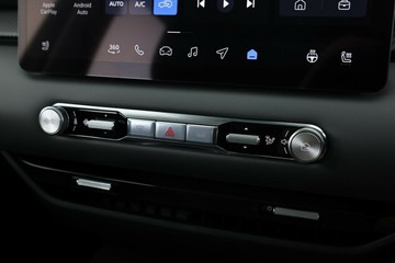https://vehicle-cdn.autoleague.cloud/32838_1538454_28.jpg